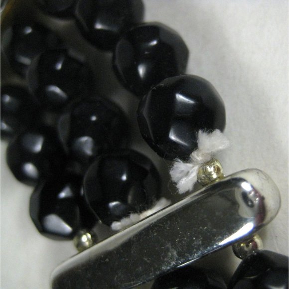 Black Plastic Beaded Collar Necklace 19 Inch Silvertone Vintage 50s Multi-Stran - Picture 4 of 8